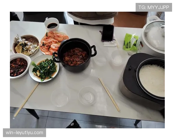 傅海峰退役后住广州豪宅，每天五点起床买菜做饭
