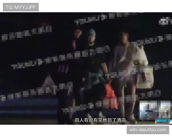 唐佳豪一张沙发照就把我狠狠打回穷人模式