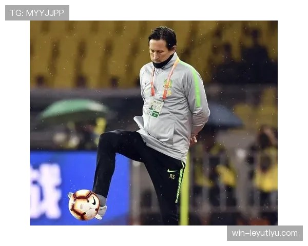 韩国男足近期热身赛三战一平,防线问题在关键位置上显露端倪 韩国男足近期热身赛三战一平,防线问题在关键位置上显露端倪